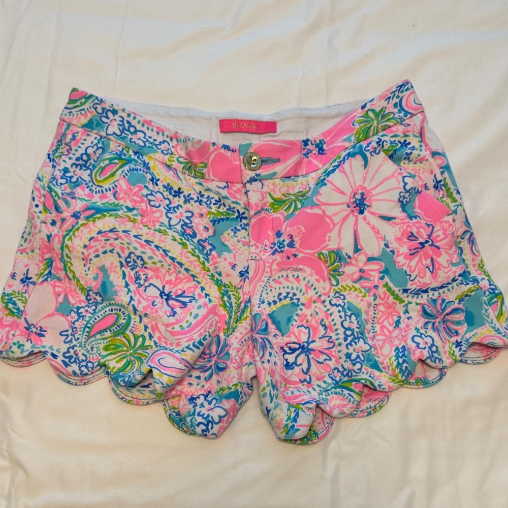 Lilly Pulitzer Pink and Blue Floral Scalloped Hem Shorts SZ 4